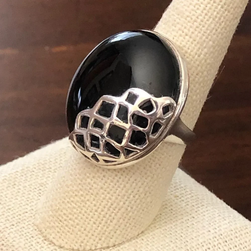 Vintage Black Onyx Cabochon Sterling Silver Cutout Cocktail Ring Sz 8